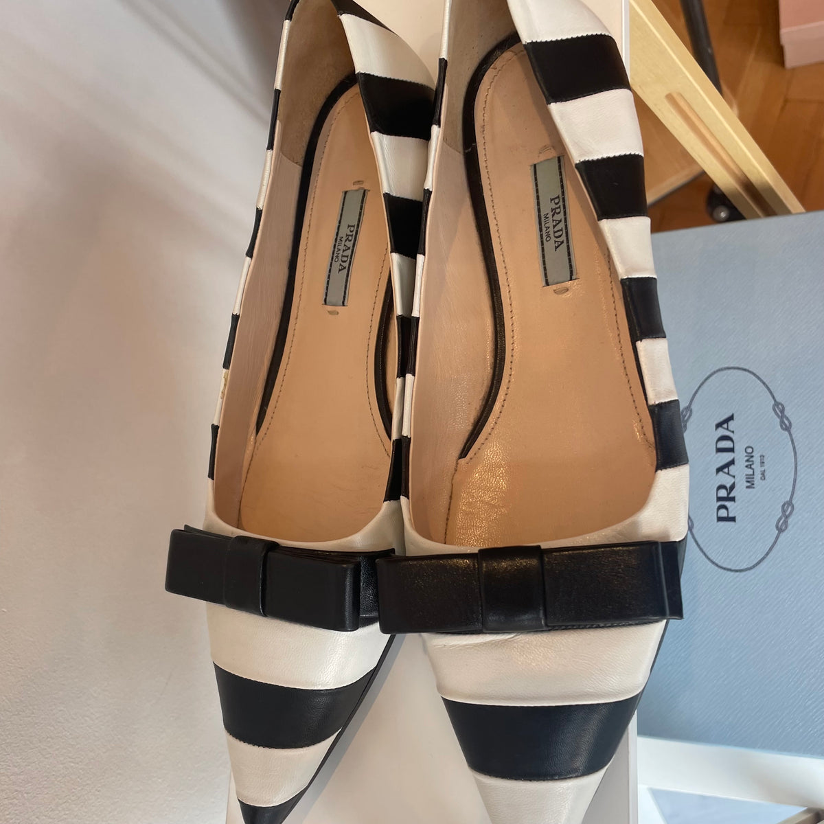 Prada stripe bow flats Black/white Size 7