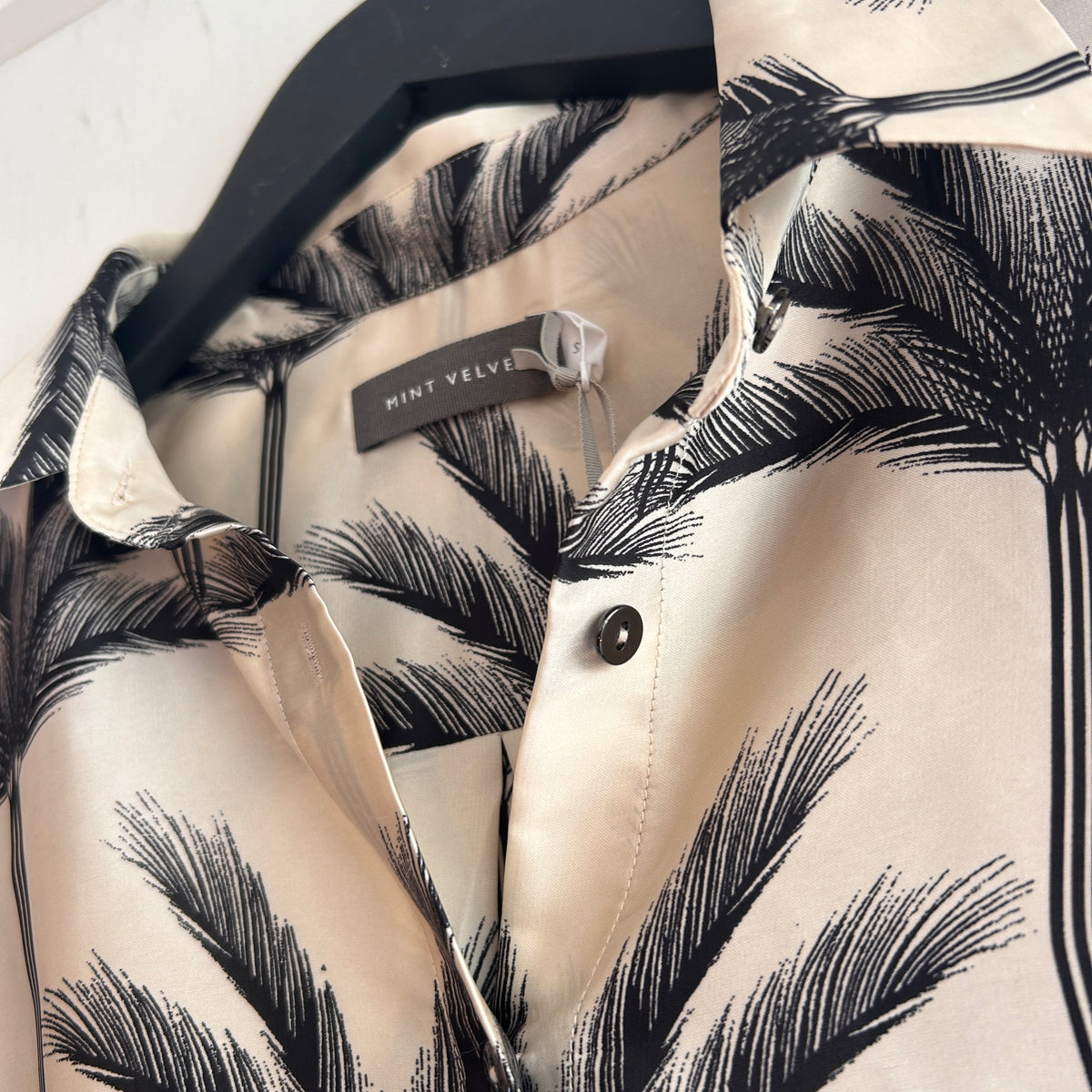 Mint Velvet palm tree print shirt Oyster/Black Size Small