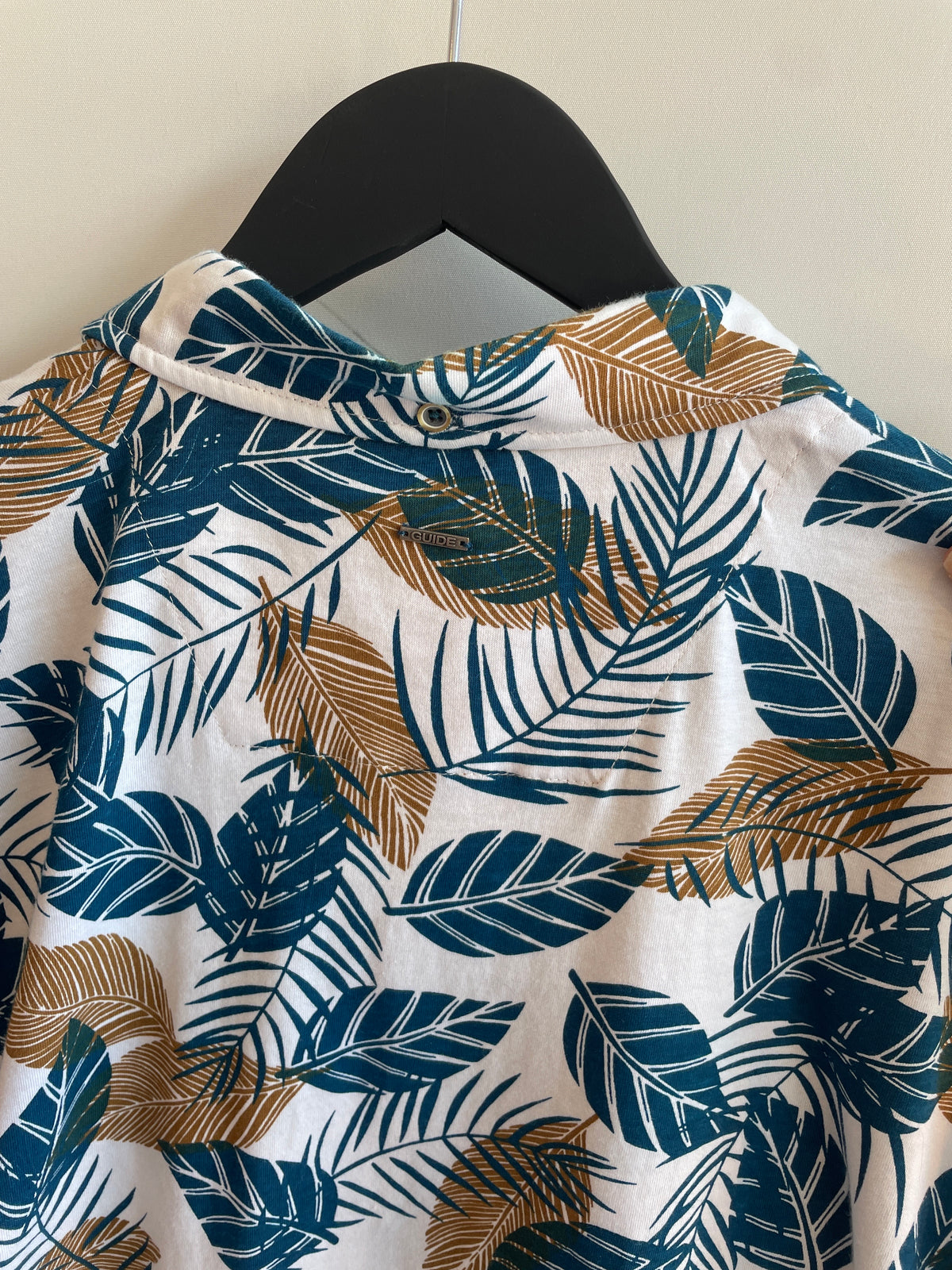 Guide London leaf print t-shirt White/Teal/Tan Size Large