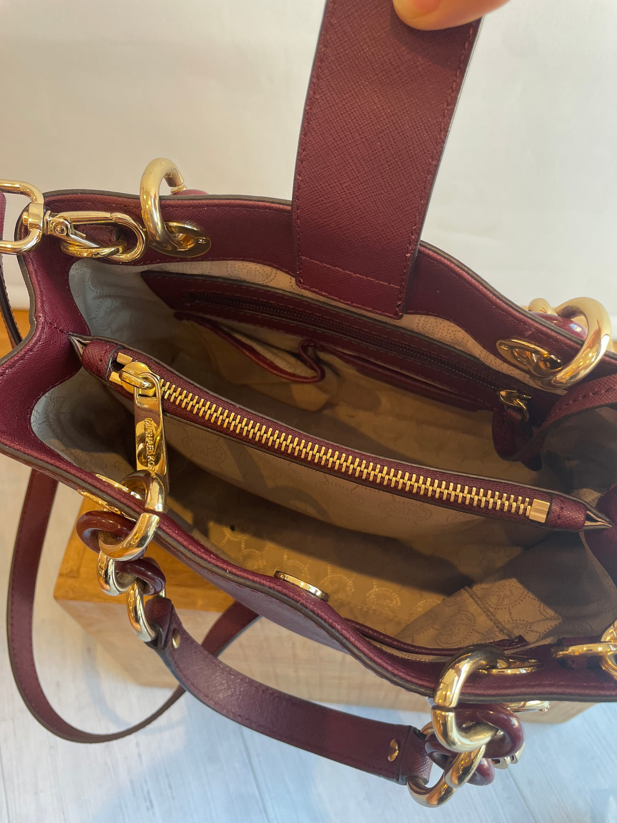 Michael Kors Saffiano Leather Grab bag Burgundy/Gold tone One Size