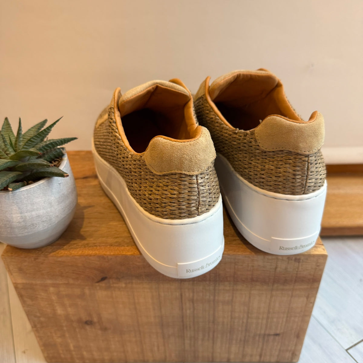 Russell & Bromley Park Up woven Trainer Natural