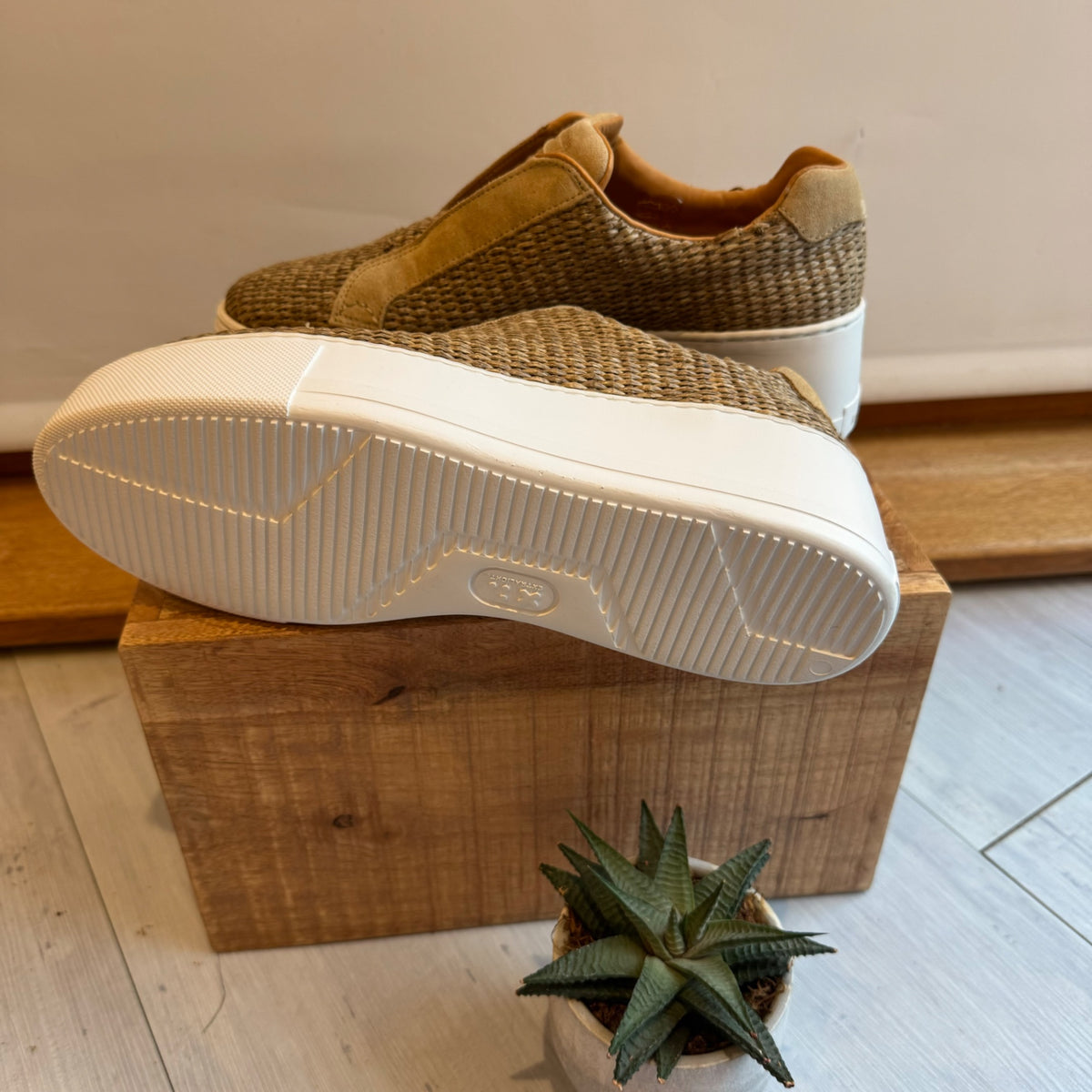 Russell & Bromley Park Up woven Trainer Natural