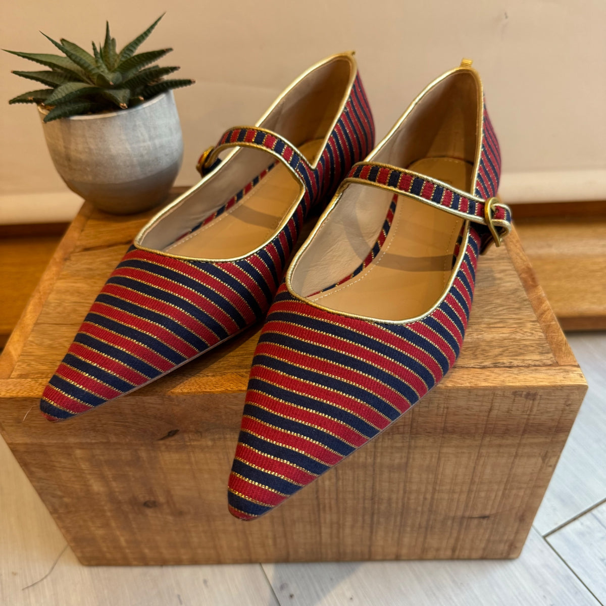 Boden pointed Mary Jane flat Navy/Red/gold