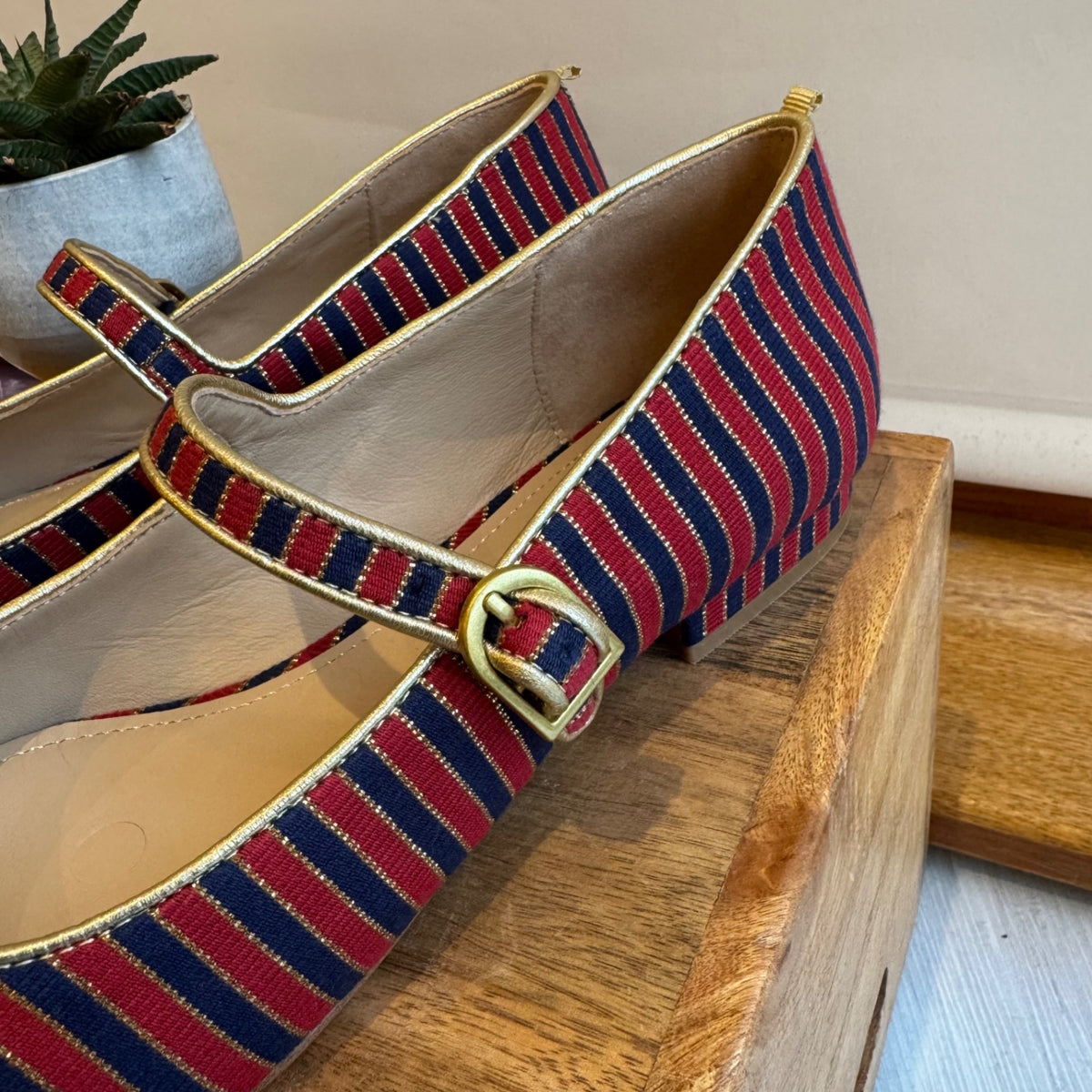 Boden pointed Mary Jane flat Navy/Red/gold