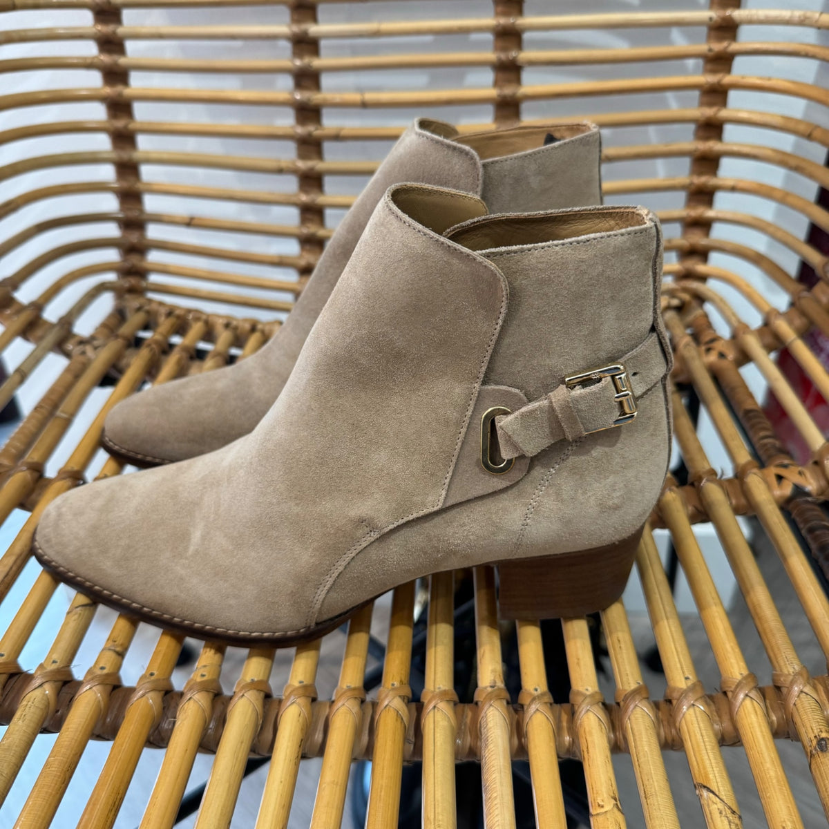 Massimo Dutti suede ankle boot Nude Size 5