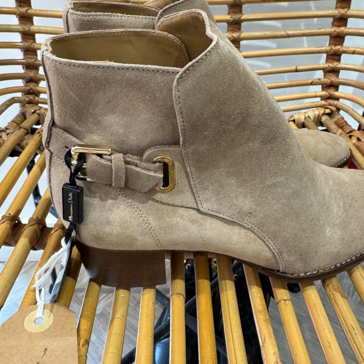 Massimo Dutti suede ankle boot Nude Size 5