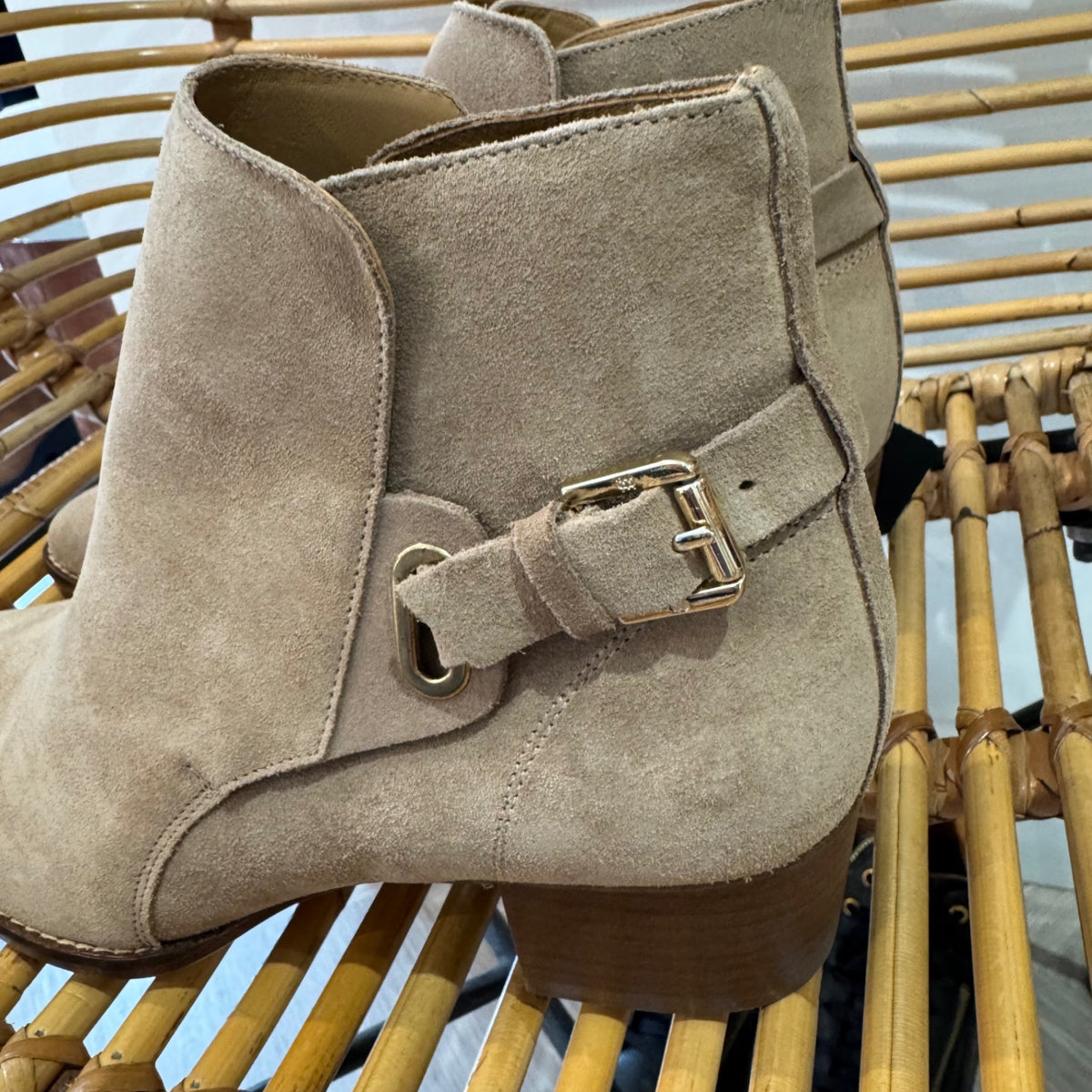 Massimo Dutti suede ankle boot Nude Size 5