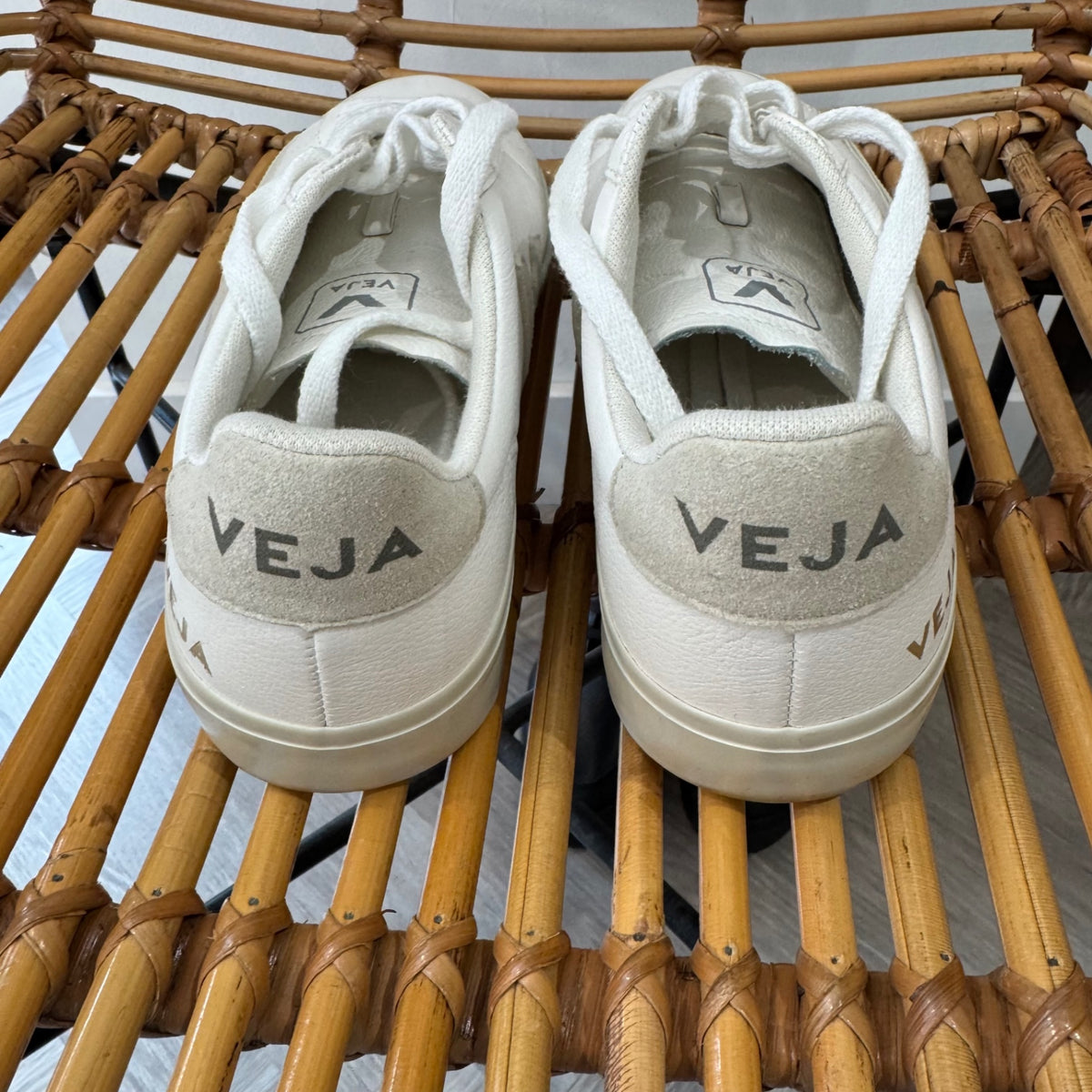 Veja leather pump White/beige Size 4