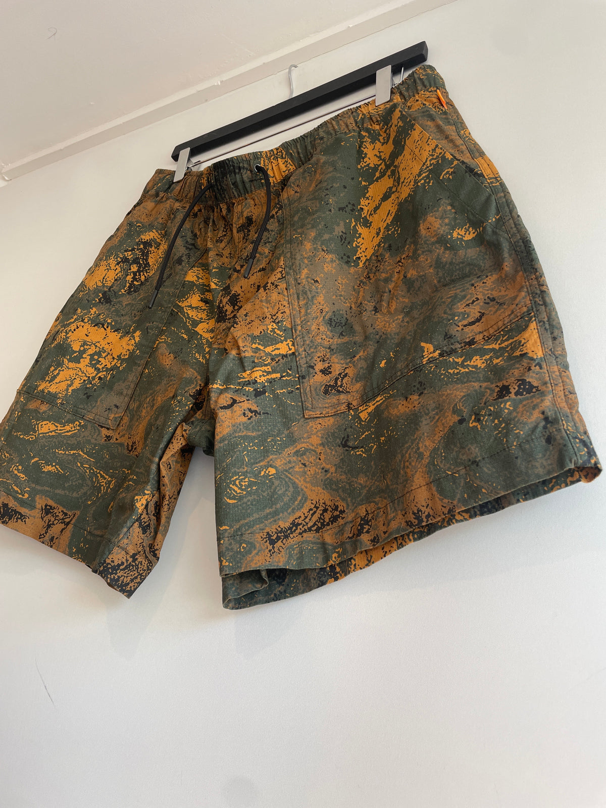 Timberland camo swirl print shorts Olive/Burnt Orange Size Large
