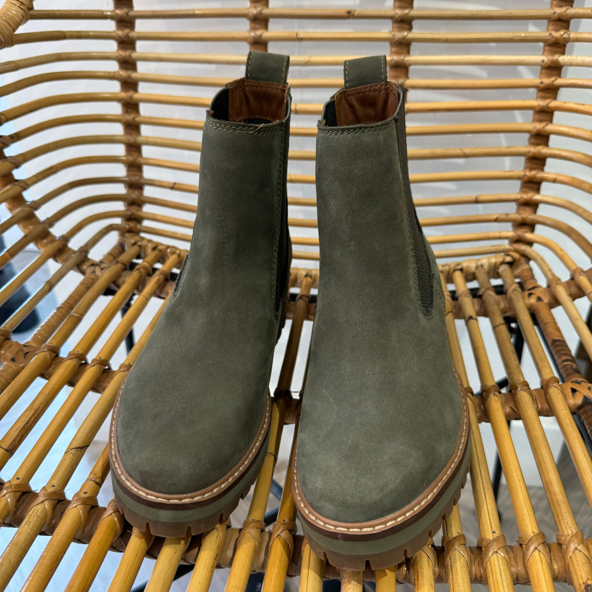 Timberland suede Chelsea boot Olive Size 4.5