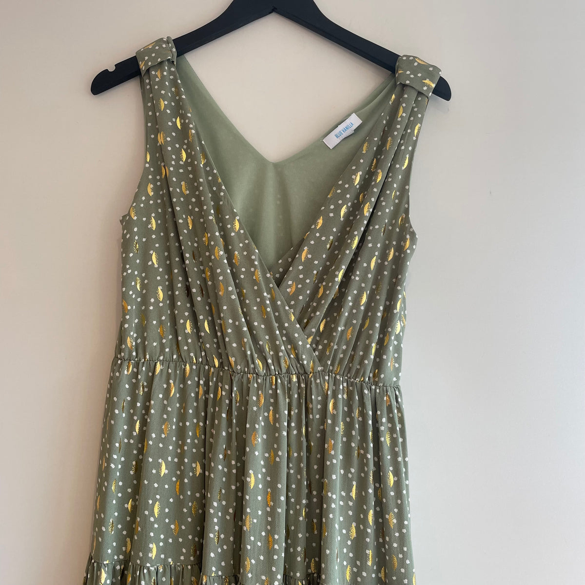 Blue Vanilla metallic feather print maxi dress Sage/Gold Size 14 Long