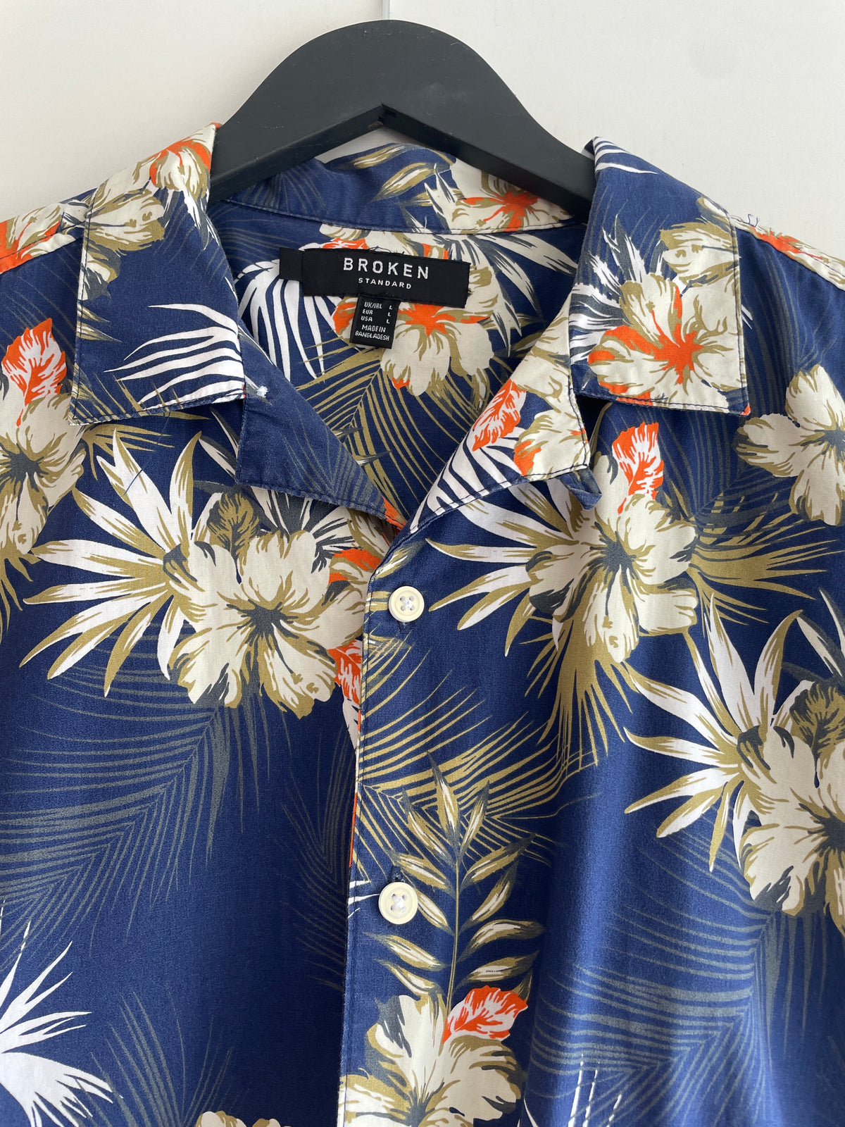 Broken SS Shirt Tropical Flower Navy/Khaki/Orange Size Large