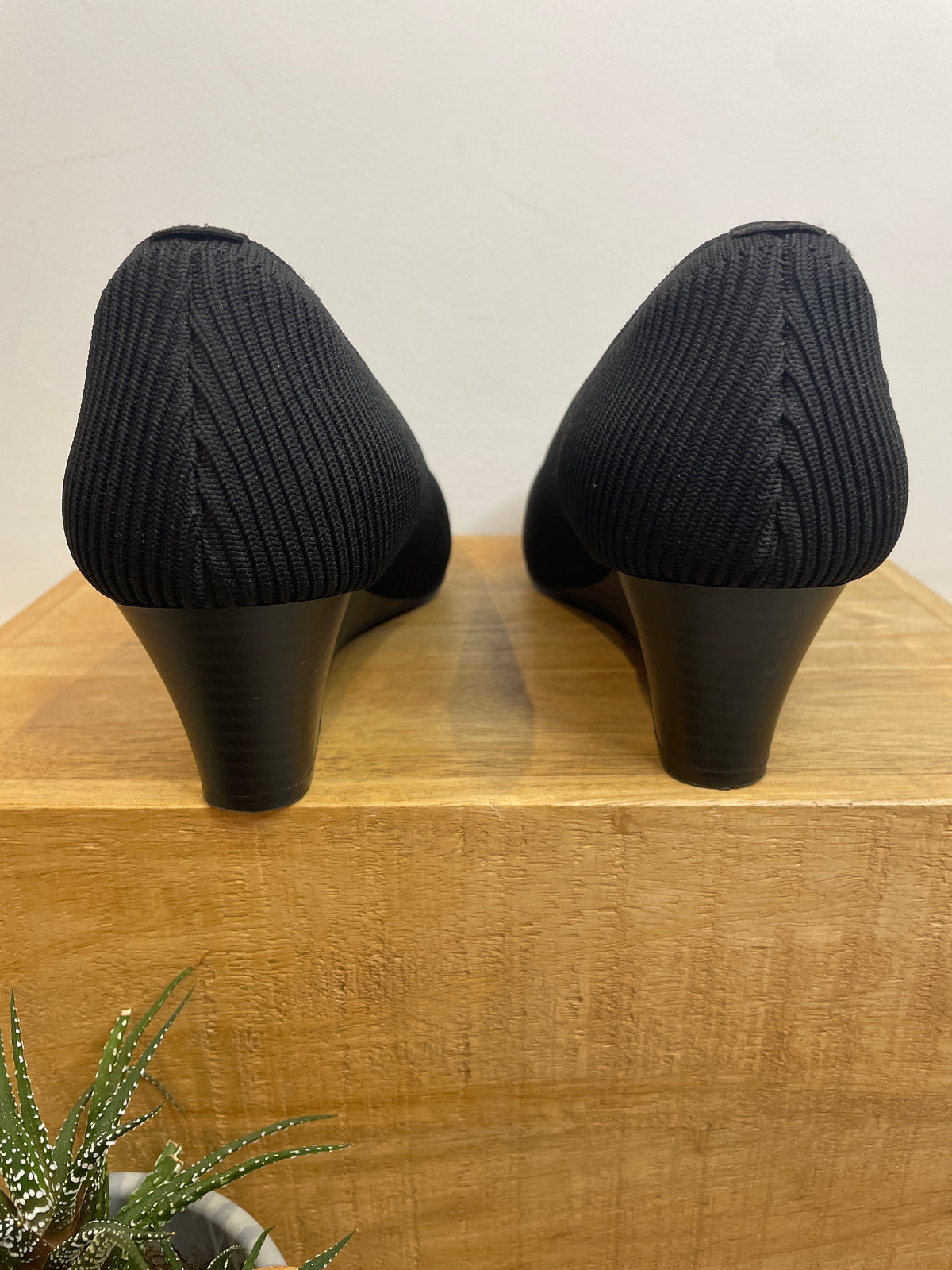 Vivaia Wedge Square Toe Shoes Black Size 40.5