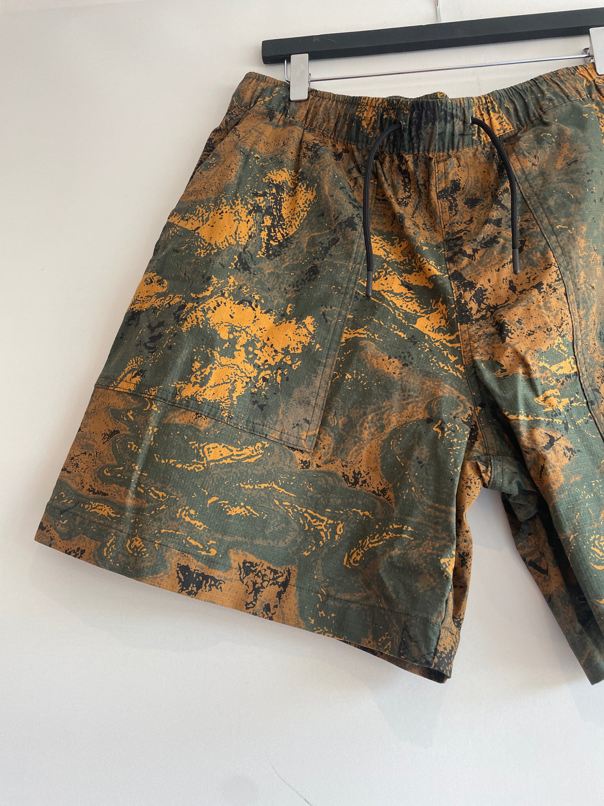 Timberland camo swirl print shorts Olive/Burnt Orange Size Large