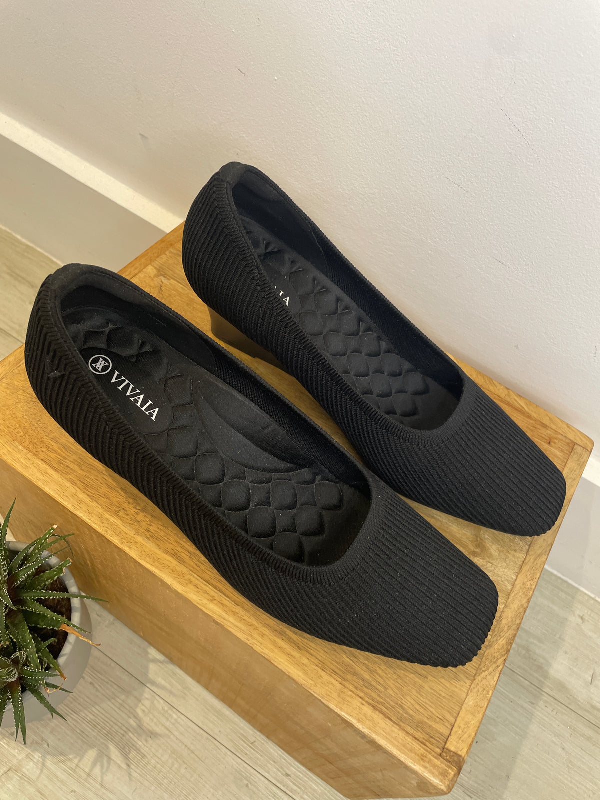 Vivaia Wedge Square Toe Shoes Black Size 40.5
