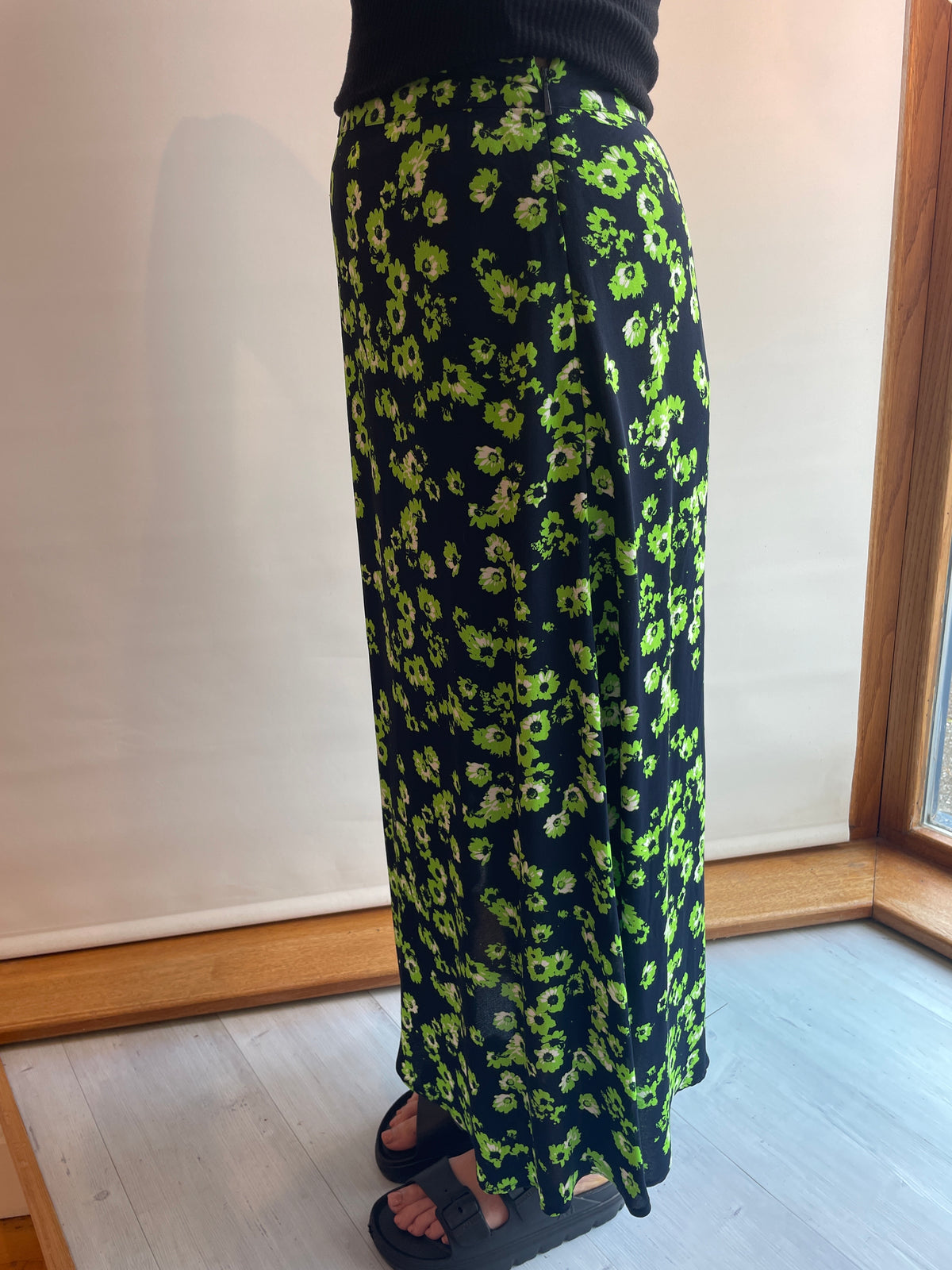 Whistles Midi Skirt Daisy Print Bright Green/White/Navy Size 10