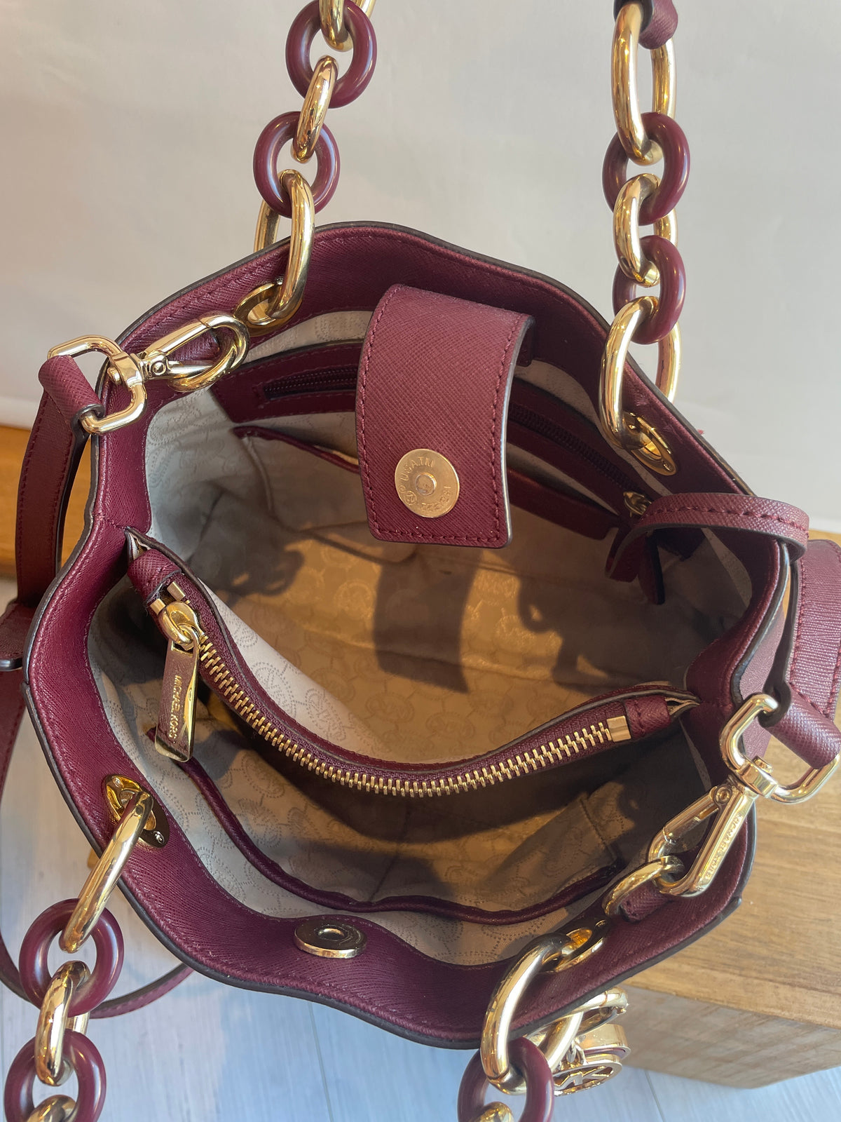 Michael Kors Saffiano Leather Grab bag Burgundy/Gold tone One Size