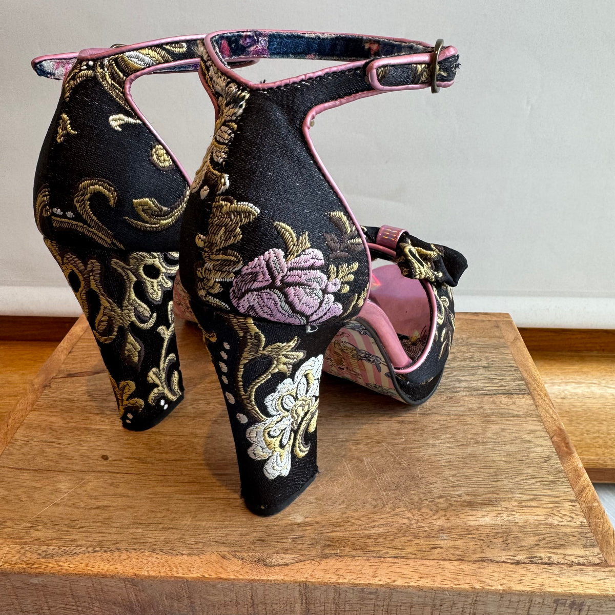 Irregular Choice flaming June floral shoe Black/pink Size 6