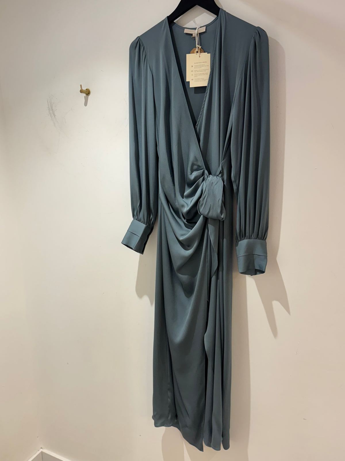 Silk 95 Five Dress Wave wrap dress Tranquil Blue Size Small
