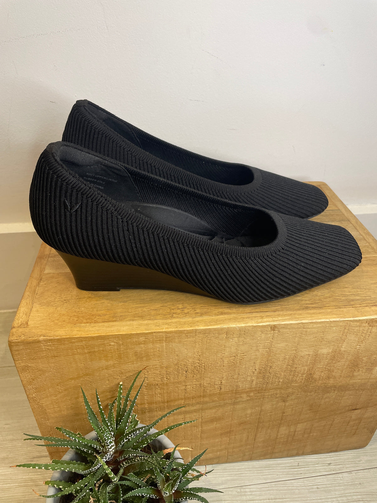 Vivaia Wedge Square Toe Shoes Black Size 40.5