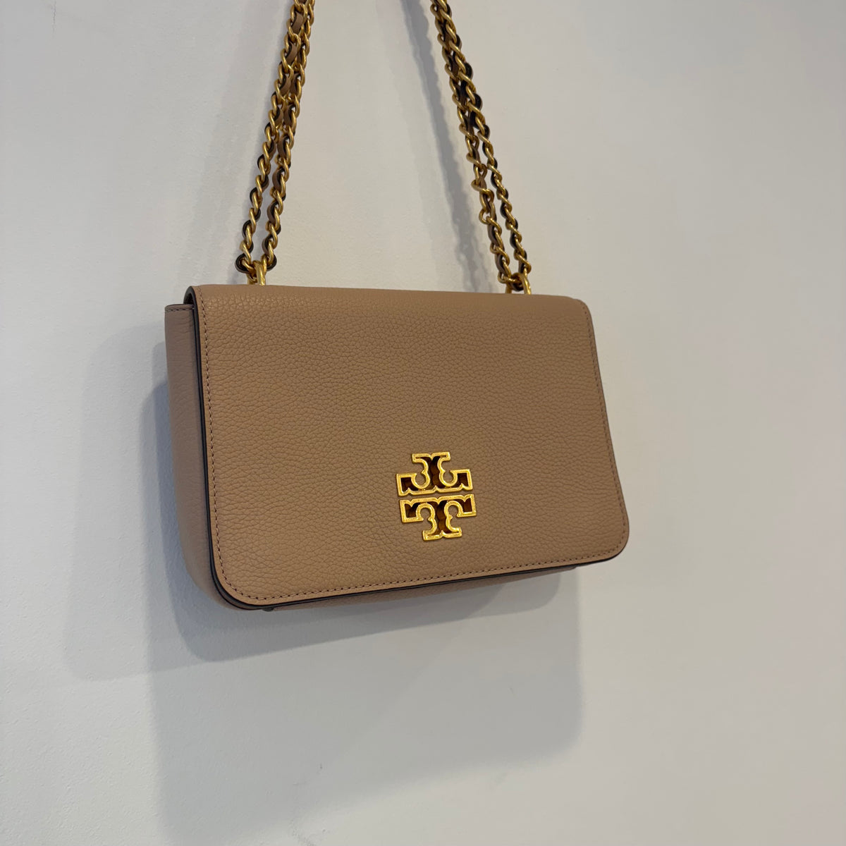 Tory Burch ‘Britten’ leather crossbody bag Nude