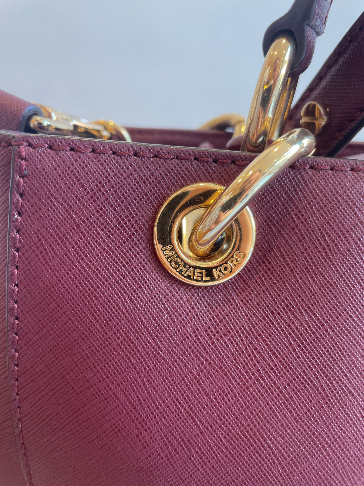 Michael Kors Saffiano Leather Grab bag Burgundy/Gold tone One Size