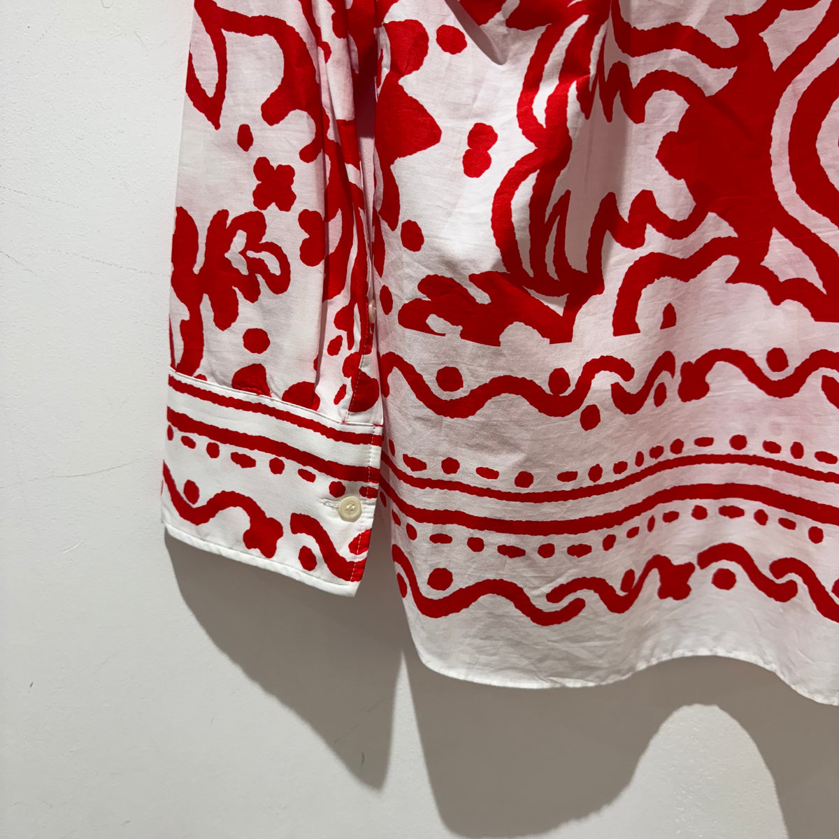 Zara Shirt Bold print Red/Ivory Size Medium