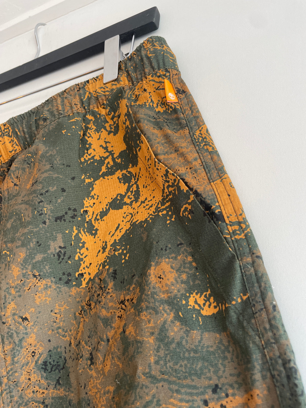 Timberland camo swirl print shorts Olive/Burnt Orange Size Large