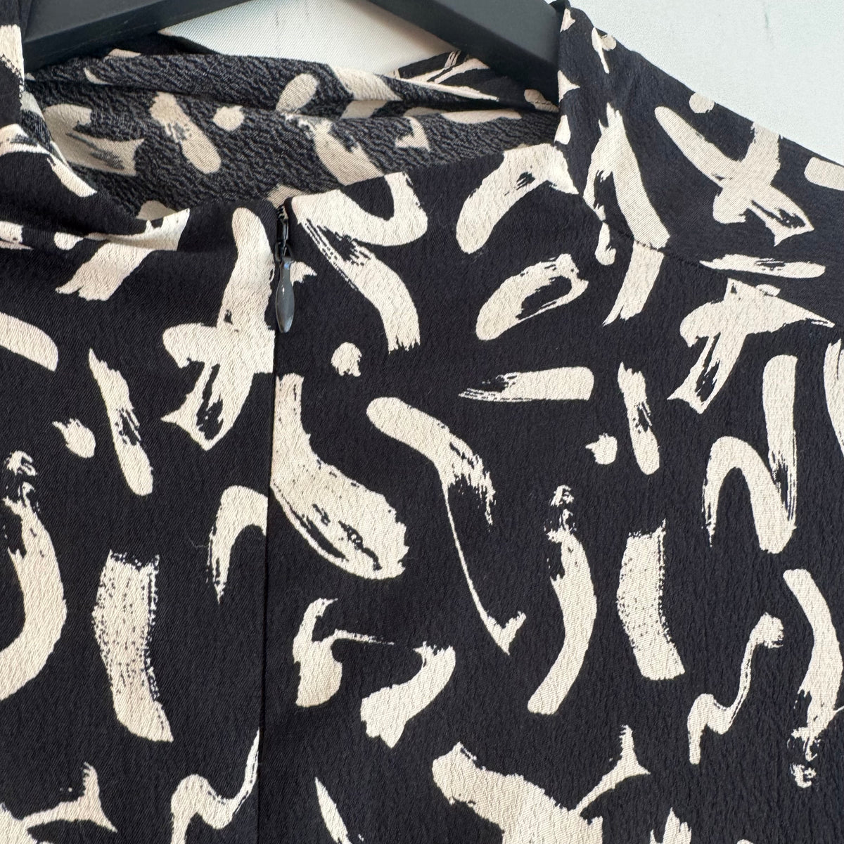 Jigsaw dash print blouse Black/Natural Size 12