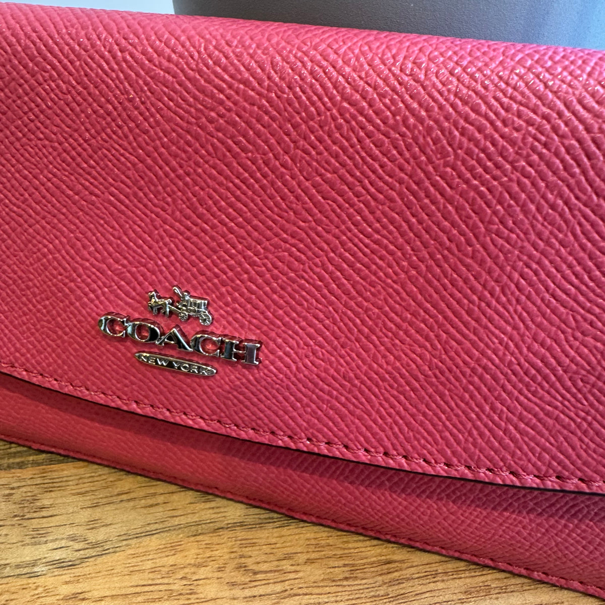 Coach wallet sale new arrivals