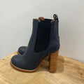 Chloe leather heeled boot Navy Size 4