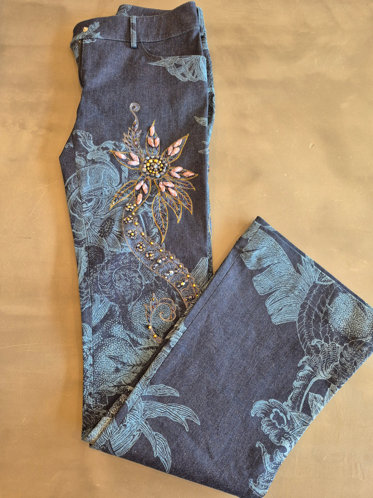 Oppio Vintage Dark Wash Print Embellished Gold Thread Soft Flare Jean Size 12