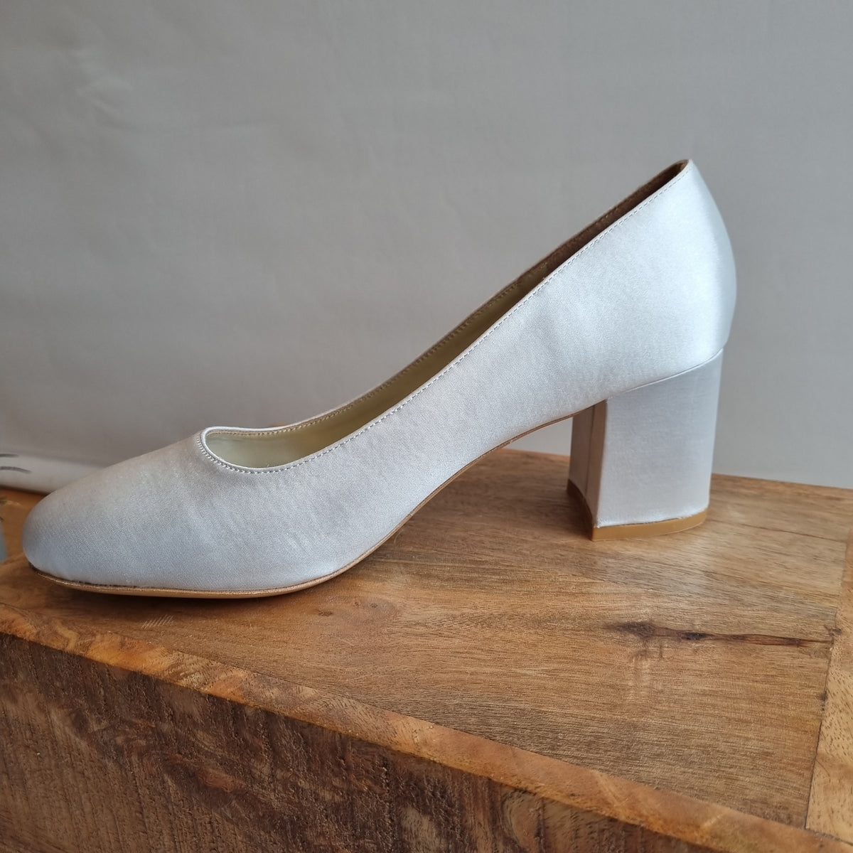 Tokiyos Satin block heel shoe Ice Blue Size 39
