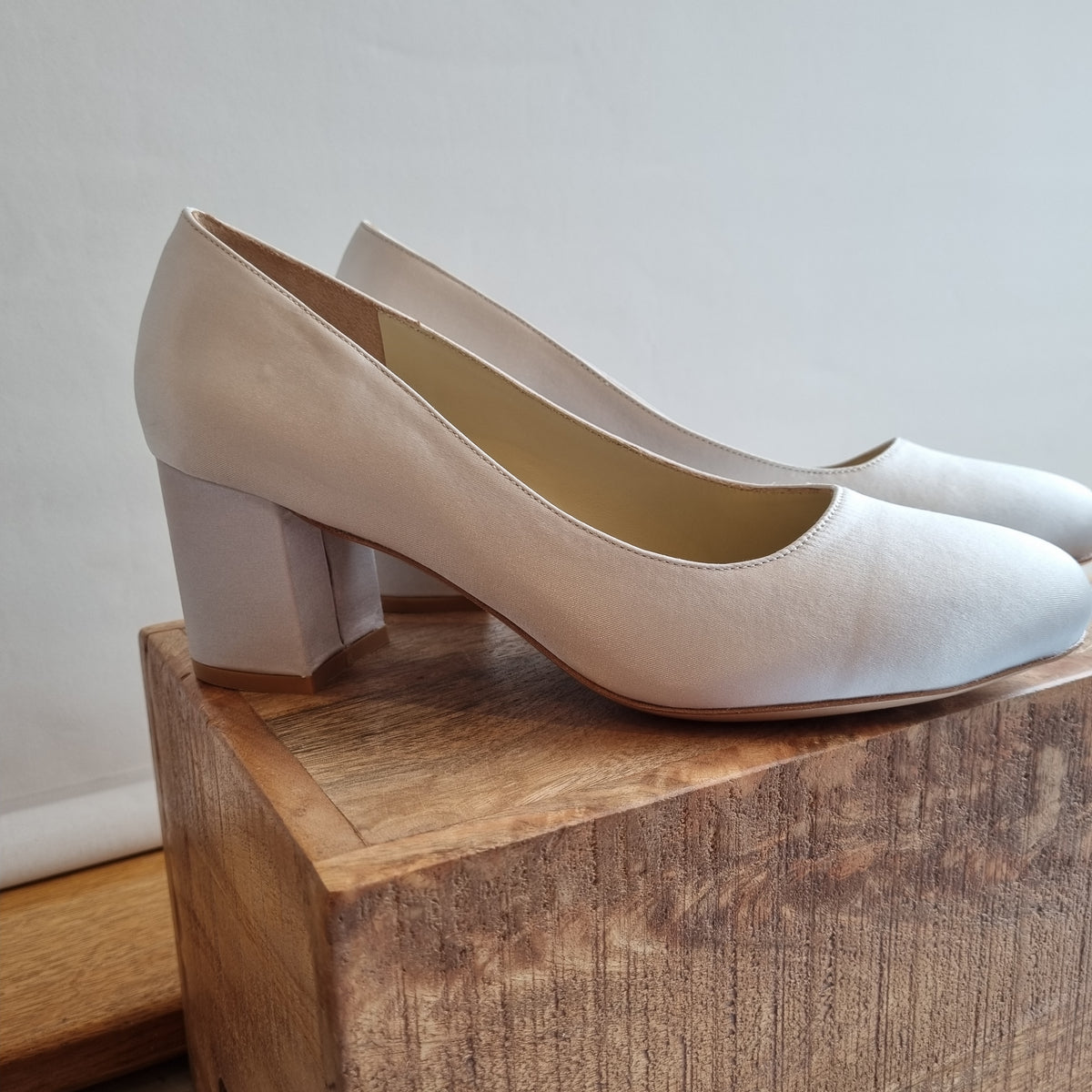 Tokiyos Satin block heel shoe Ice Blue Size 39