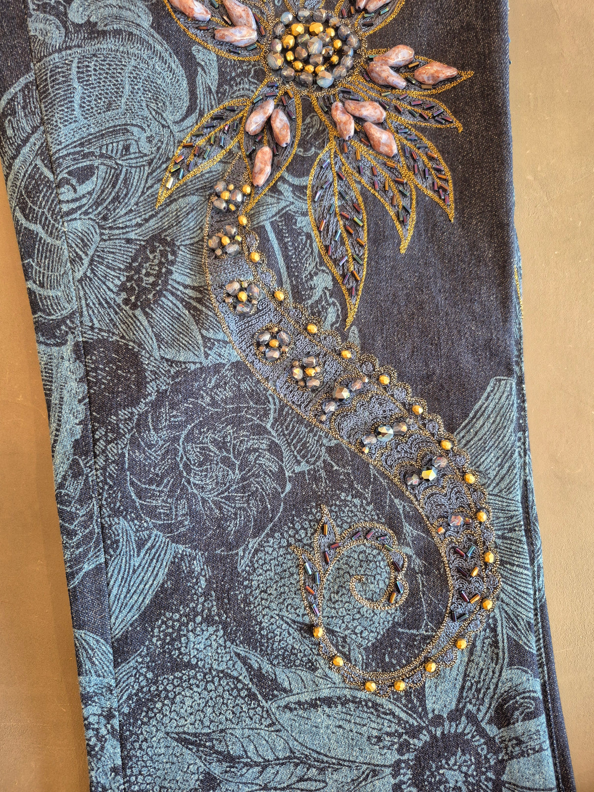 Oppio Vintage Dark Wash Print Embellished Gold Thread Soft Flare Jean Size 12