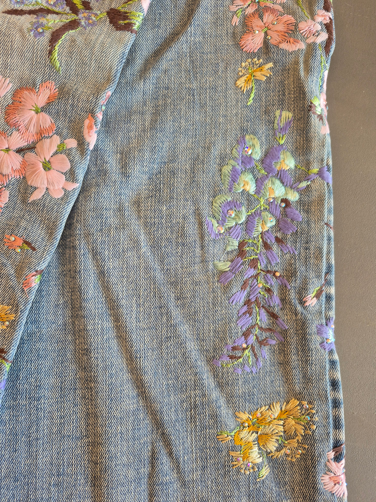 Gai Mattiolo Vintage Light Wash Embroidered Blossom Crystal Jean UK 12