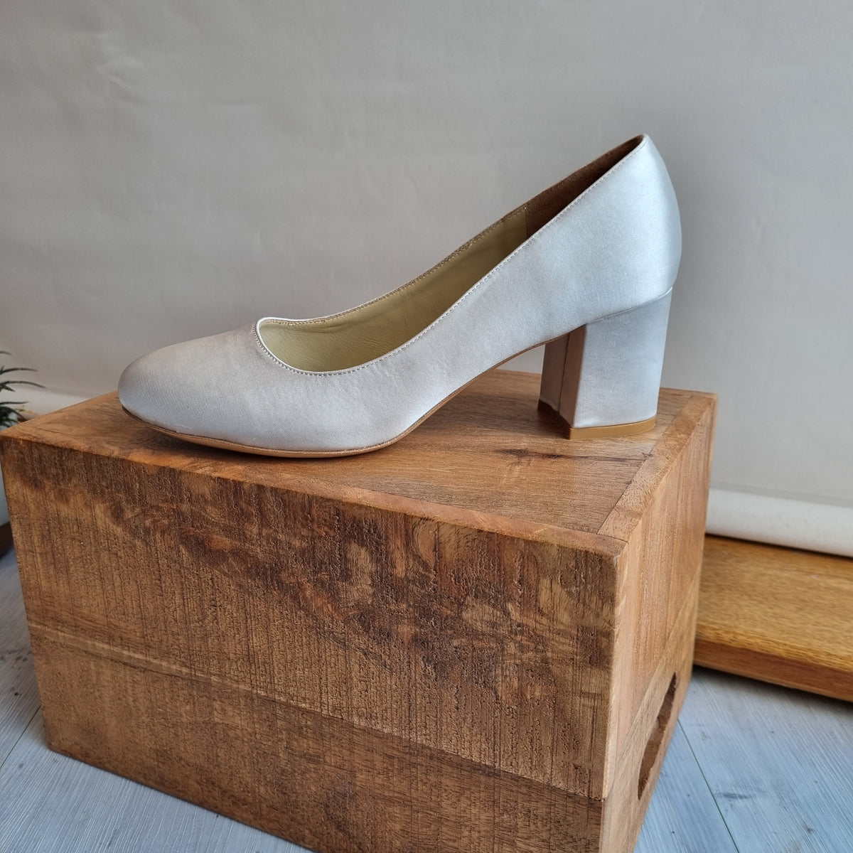 Tokiyos Satin block heel shoe Ice Blue Size 39