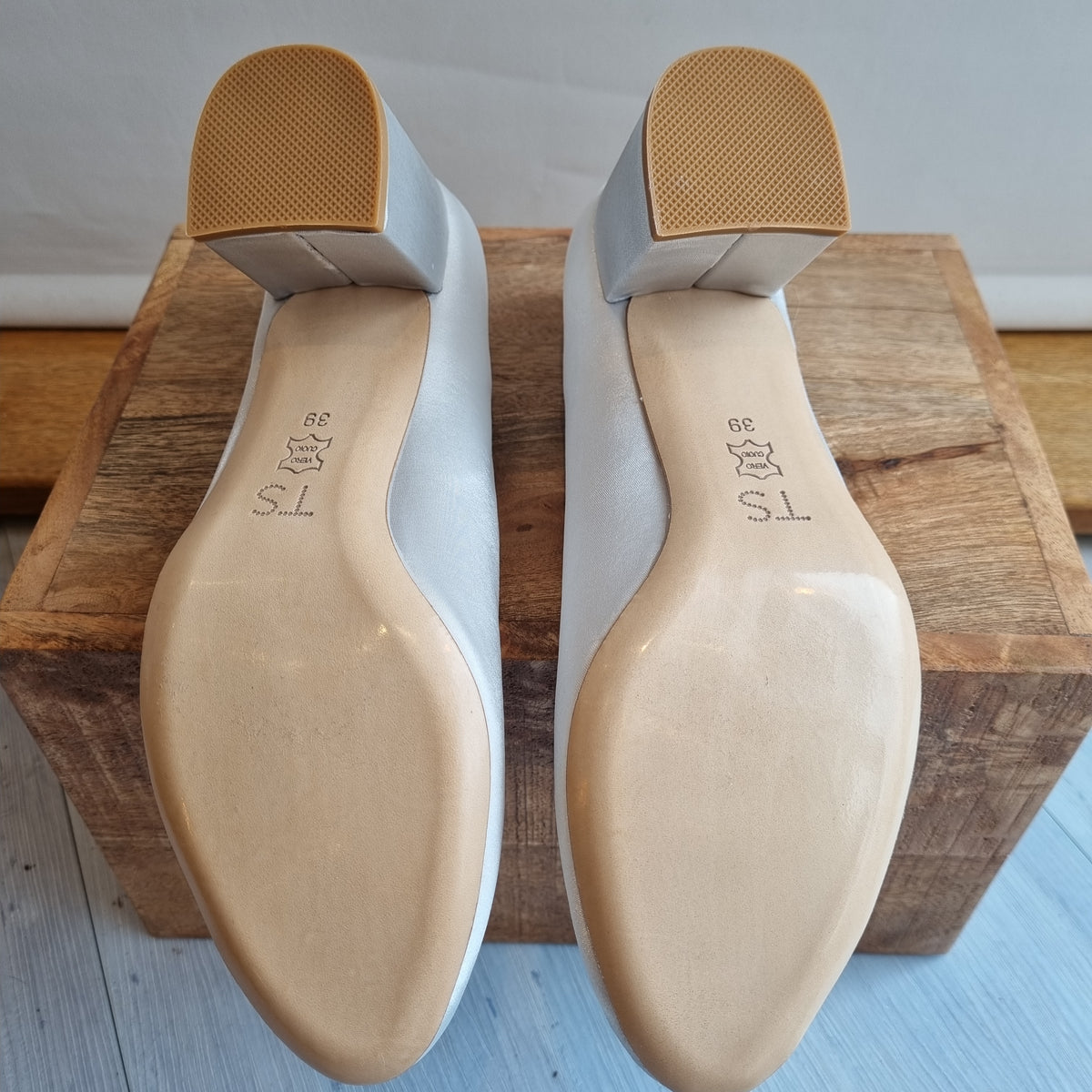 Tokiyos Satin block heel shoe Ice Blue Size 39