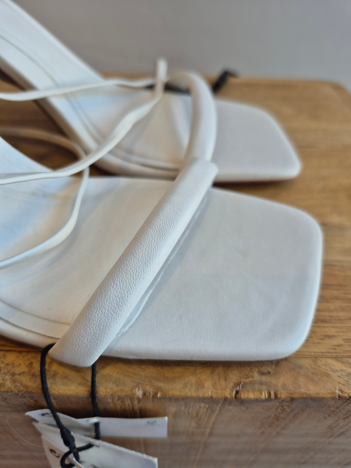 Zara Leather One Strap Sandal White Size 4