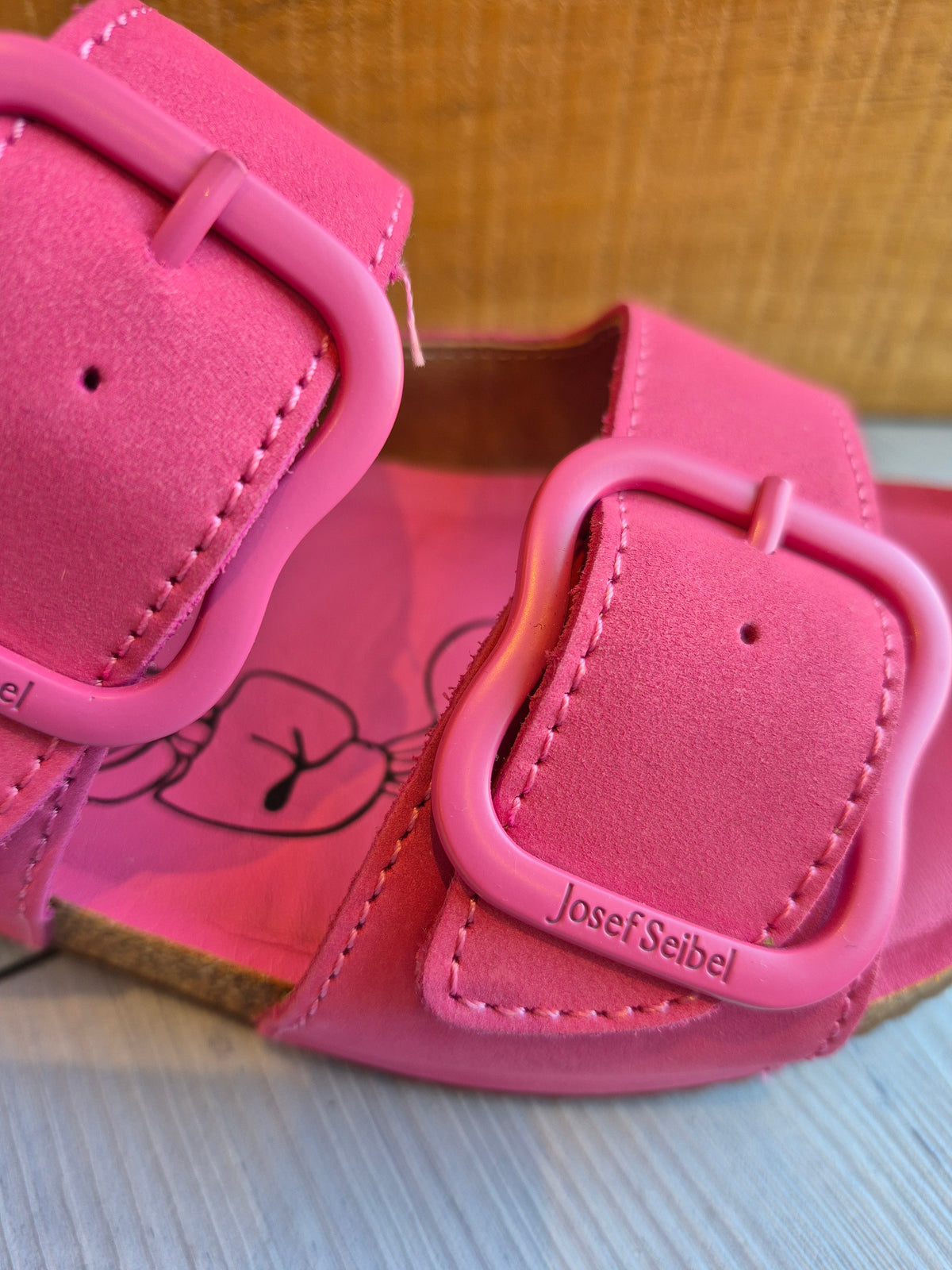 Josef Seibel buckle slider Hot Pink Size 28 UK 5