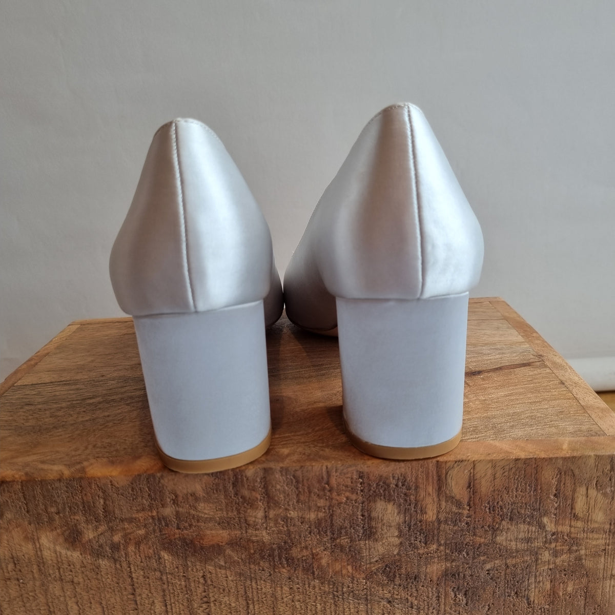 Tokiyos Satin block heel shoe Ice Blue Size 39