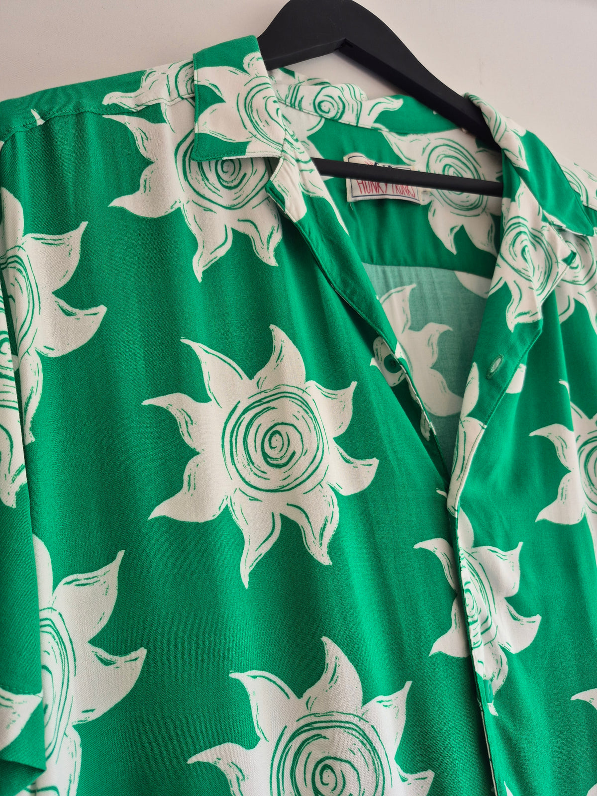 Hunky Trunks SS Shirt Sun Swirl Green/White Size Large