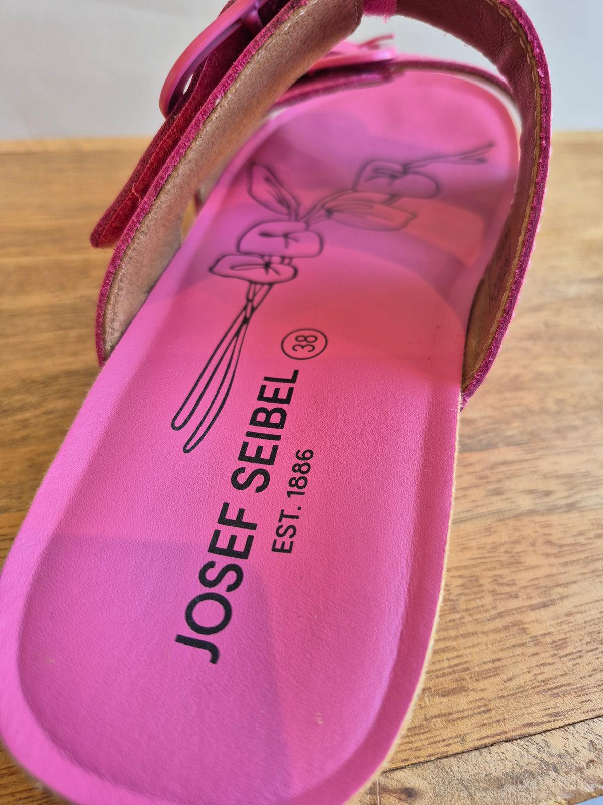 Josef Seibel buckle slider Hot Pink Size 28 UK 5
