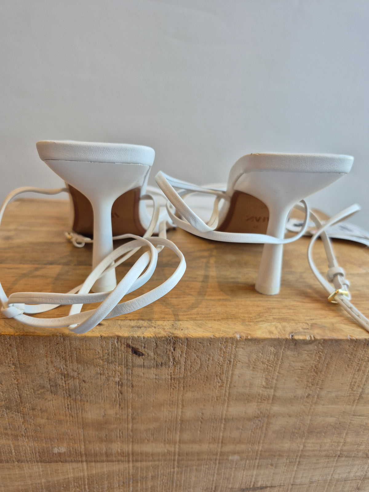 Zara Leather One Strap Sandal White Size 4