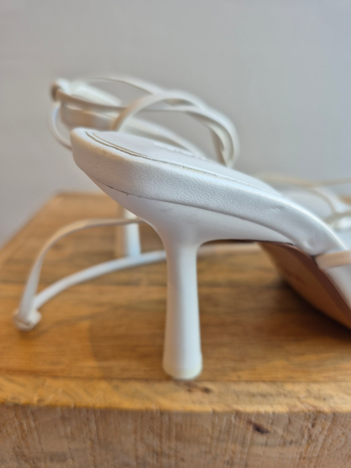 Zara Leather One Strap Sandal White Size 4