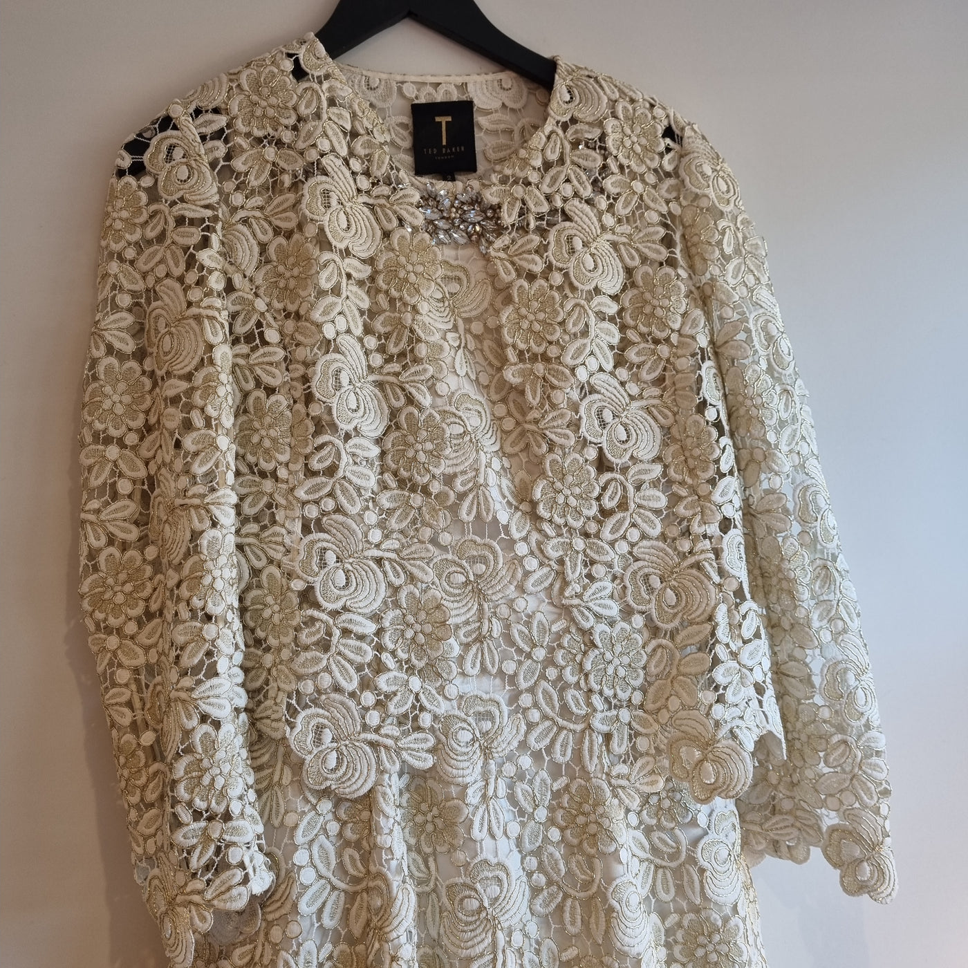 Ted Baker embellished 'fit & flare' lace dress Ivory/Gold Size 2 (UK 1 Willow & Eve Ted Baker embellished 'fit & flare' lace dress Ivory/Gold Size 2 (UK 1 Willow & Eve
